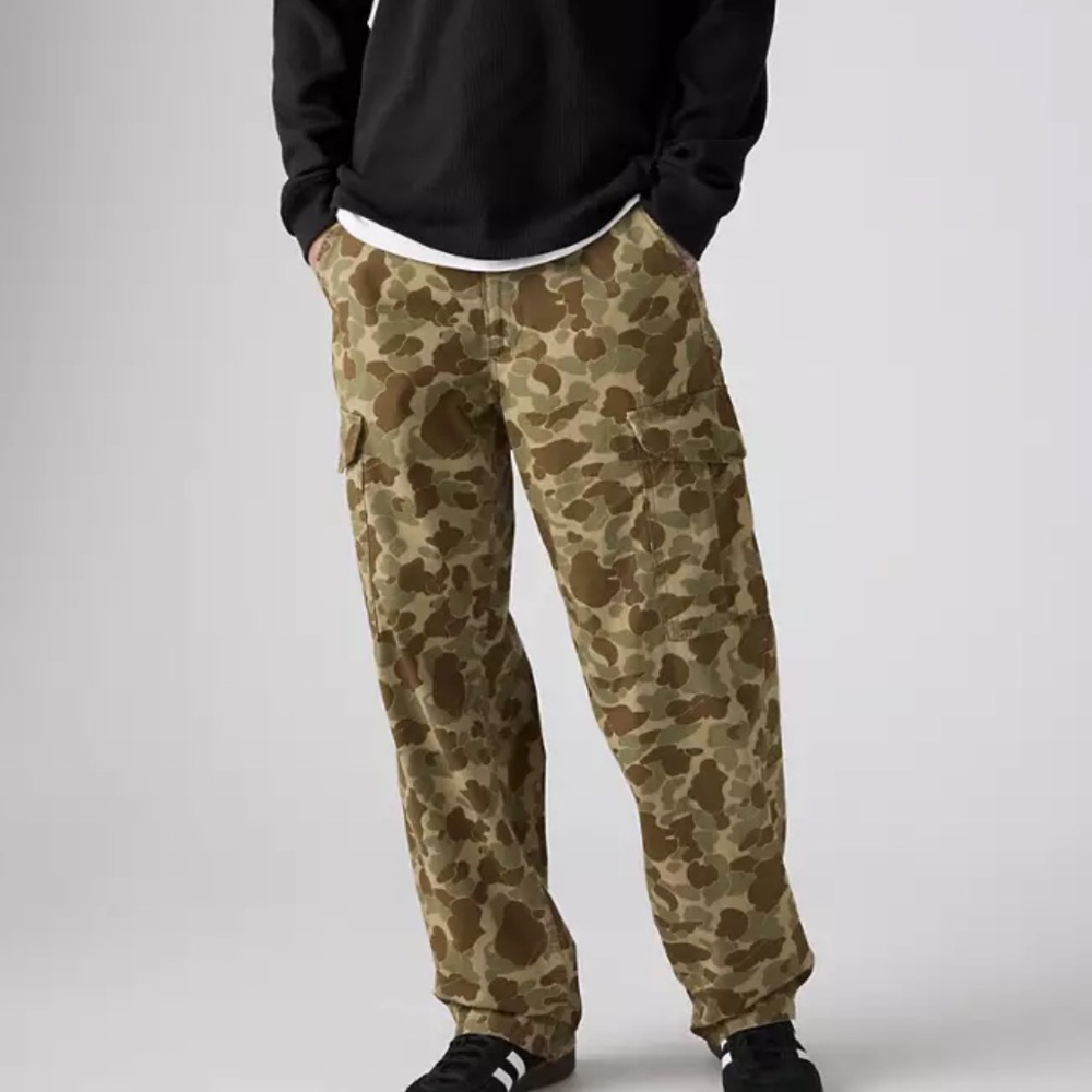 Mens Levi’s Baggy Camouflage Cargo Pants Sz-32X32 NWT